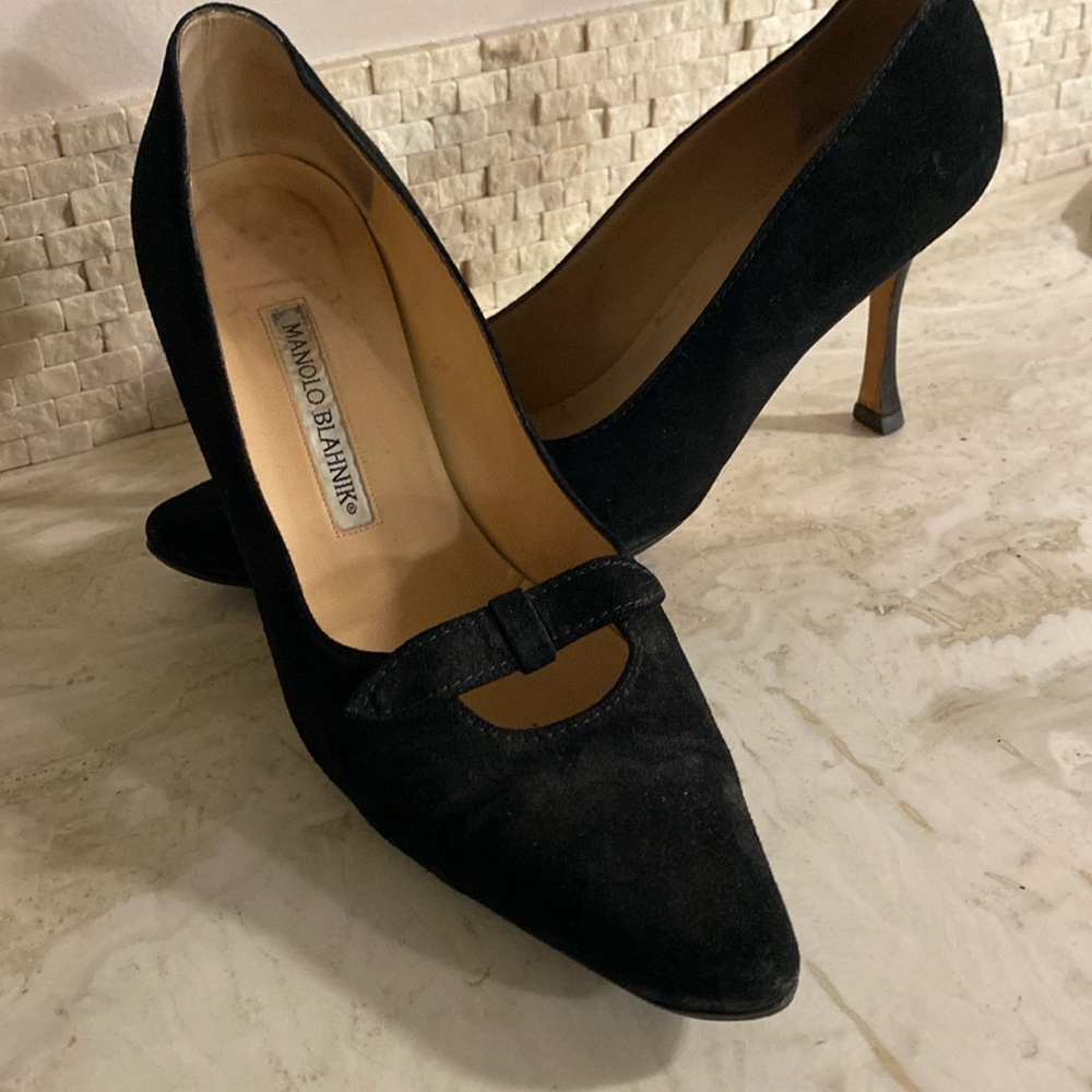 Manolo Blahnik black suede pump